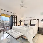 Aldea Blanca 2 Bdrm Central Apt W Stunning Views