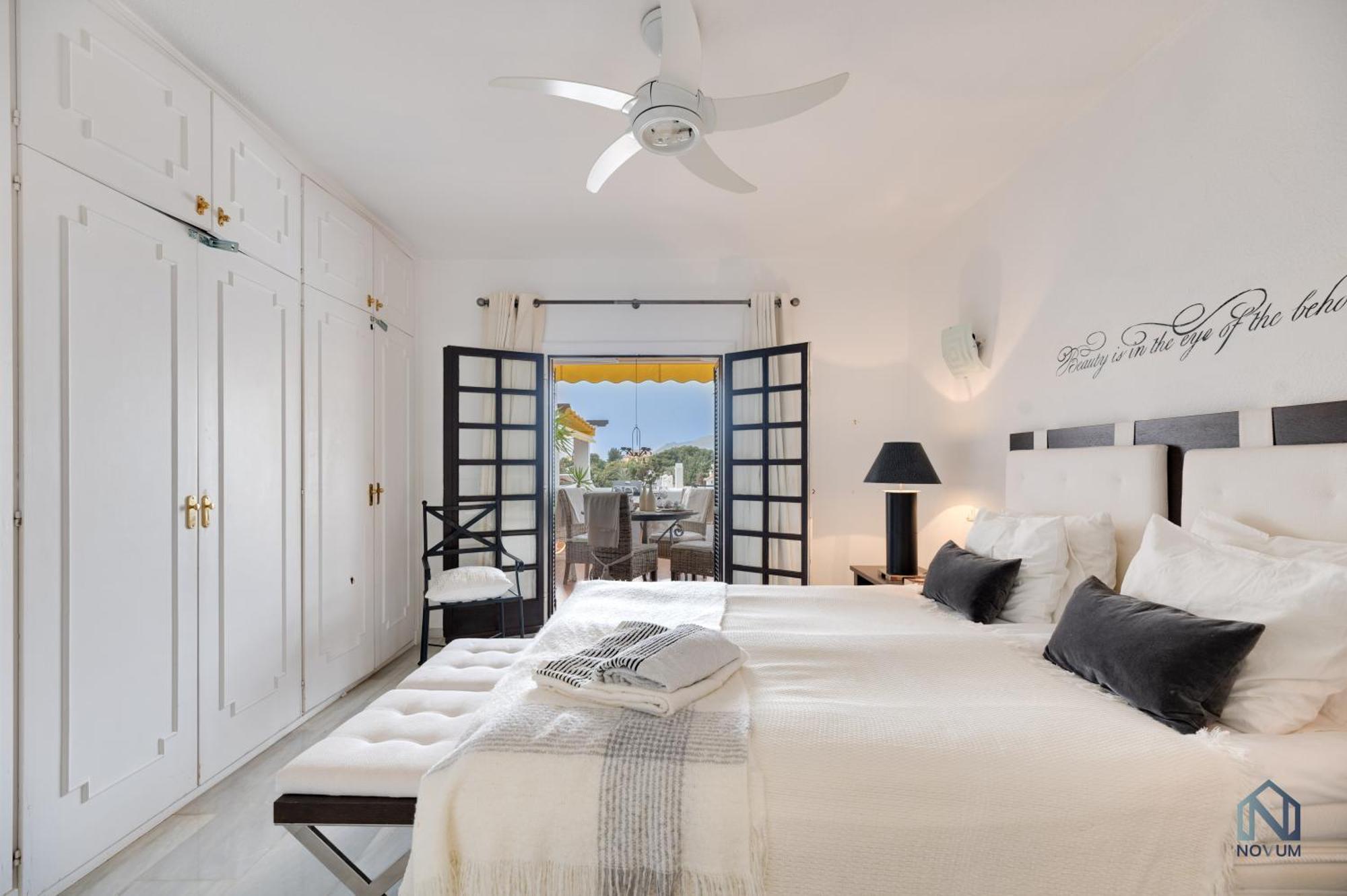 Aldea Blanca 2 Bdrm W Stunning Views Marbella
